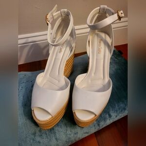 New, Franco Sarto Paige Espadrille Wedge Sandals Size 6.5M White